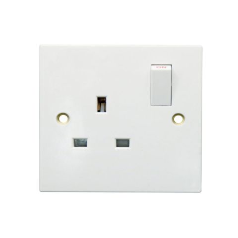 Swe W405 1-Gang White Swicthed Plug Socket