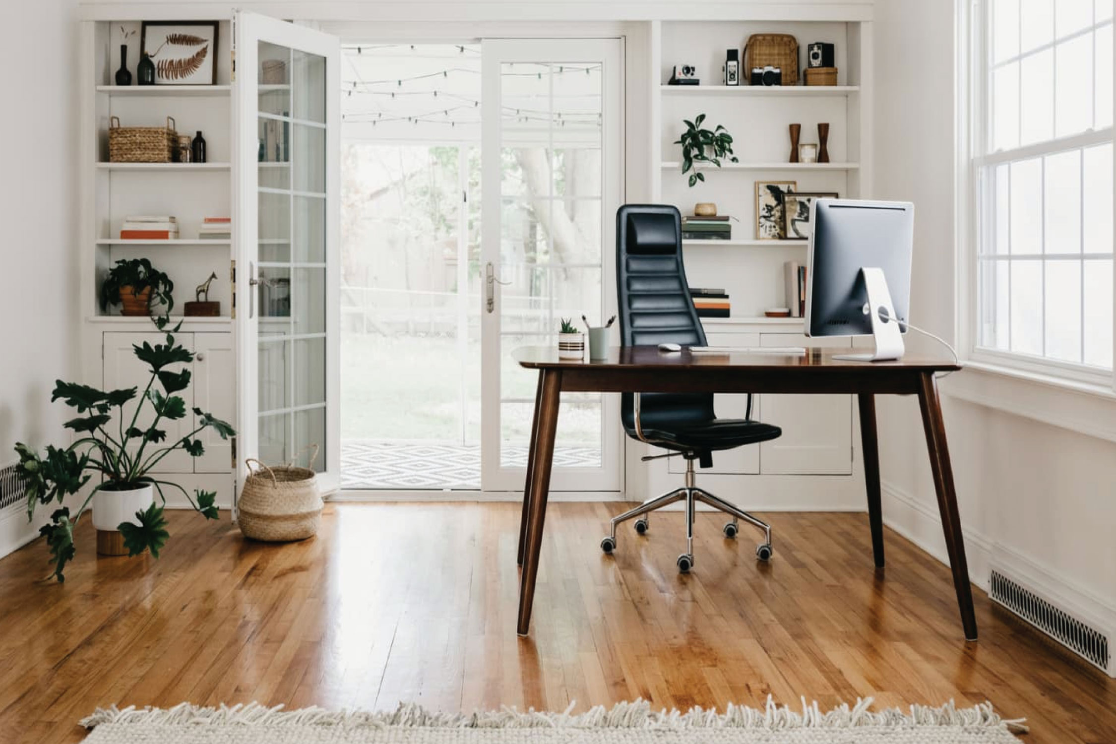 Choosing the Right Office Furniture - Guide
